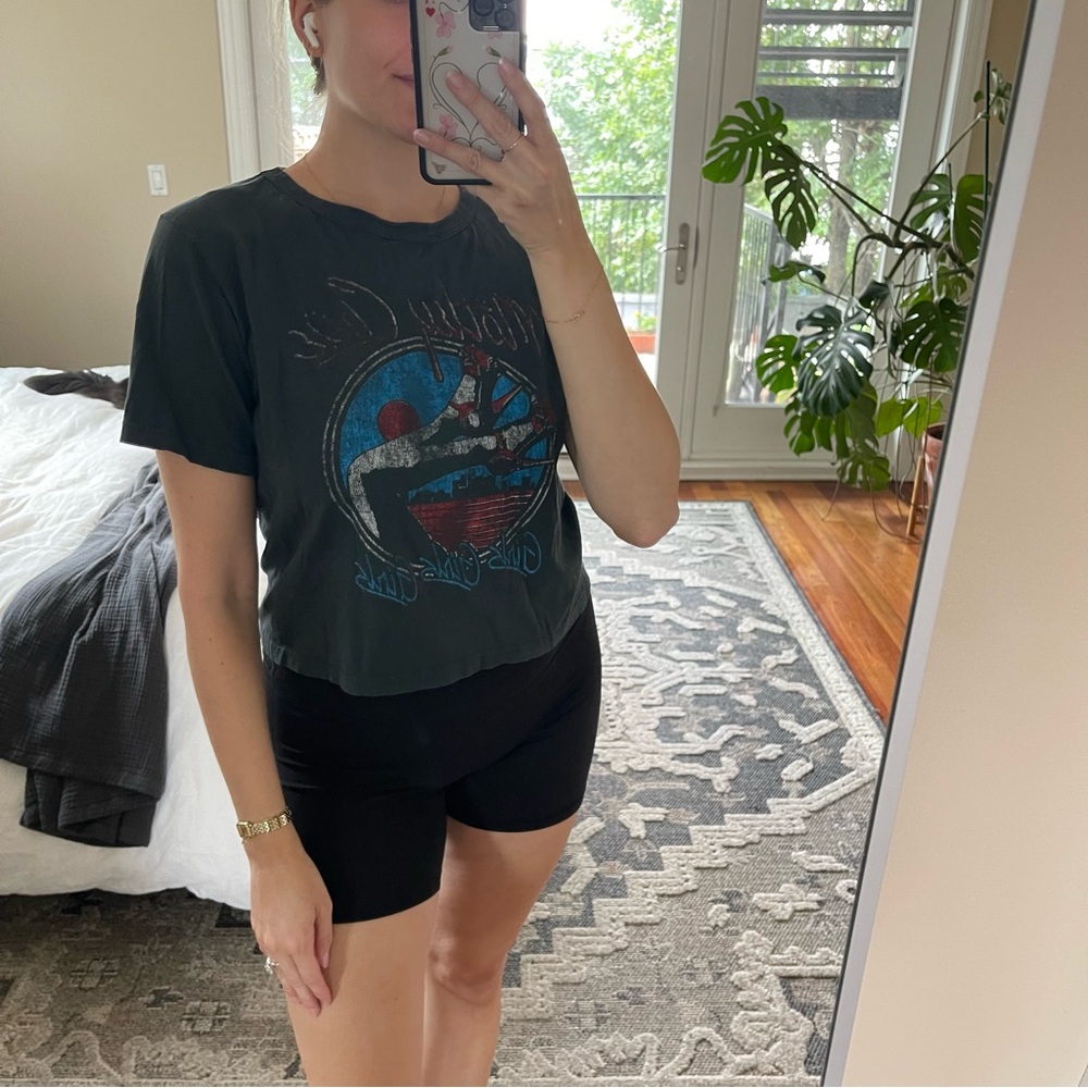Daydreamer Black Motley Crue shirt